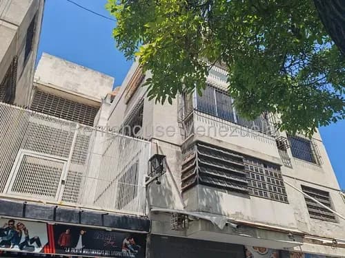 Apartamento En Venta, La Atlantida-catia La Mar. Inversion, Cerca De Comercios, Bancos, Centros Comerciales, Clinica.14981}.