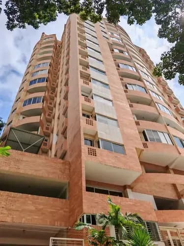 Lisbeth Mantilla Vende Penthouse En Res. Morisca , El Parral, Valencia.