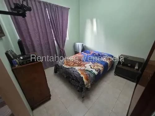 Apartamento En Venta La Quinta Los Teques-yz-cod. 26-9053