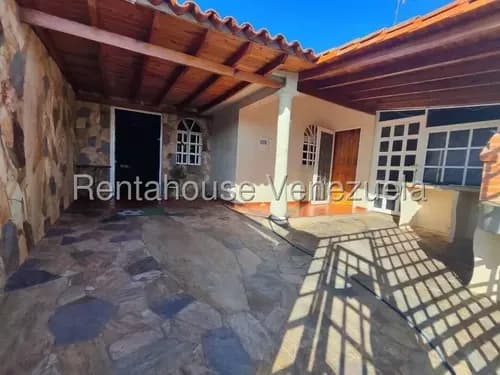Emg Vende Casa Amplia Y Comoda En Av.juan Bautista Arismendi, Urb Valle Margarita- Isla De Margarita