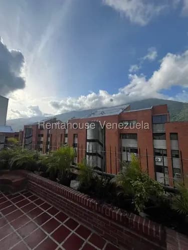 Ph Con Terraza En Venta Los Dos Caminos. Cód. #26-3906