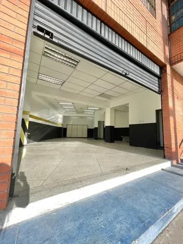 Local Comercial En Alquiler Hospital San Cristobal Tachira 100 Metros 1 Baño Amplio Pie De Calle Alto Trafico Sector Privelegiado