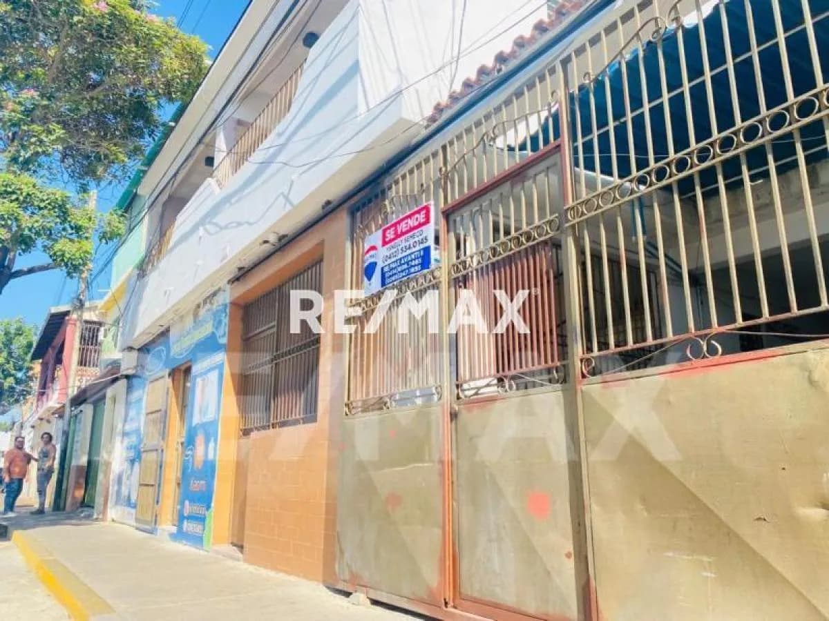 Casa en Venta, Av. Rafael Gonzalez, Centro de Punto Fijo.