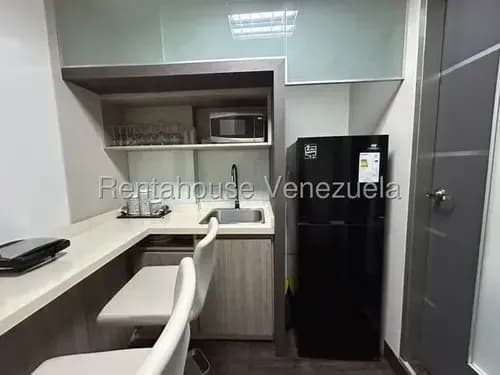 En Venta Amplia Oficina, Concepto Moderno Y Acabados De Alta Gama, Amoblada Al Este De Barquisimeto, Héctor Malavé. Cód. 26-7982