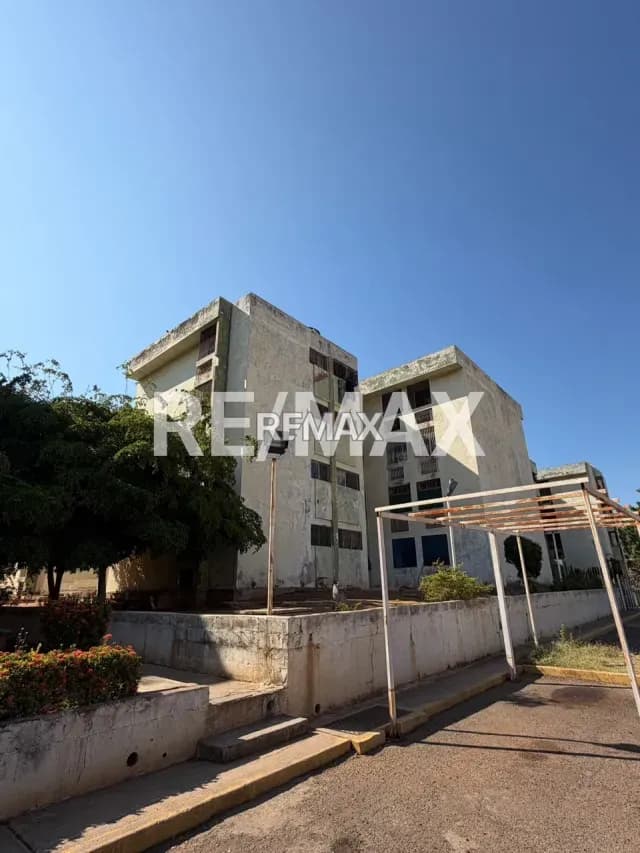 Apartamento en Alquiler Res. El Pinar