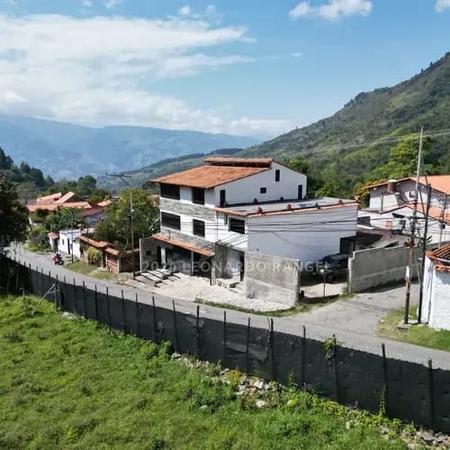 Se Vende Casa 379m² A Estrenar Y A Precio De Oportunidad En La Pedregosa Alta, Mérida.
