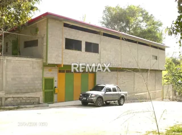Alquiler de Galpón en Zona Industrial de la Trinidad Piso 1