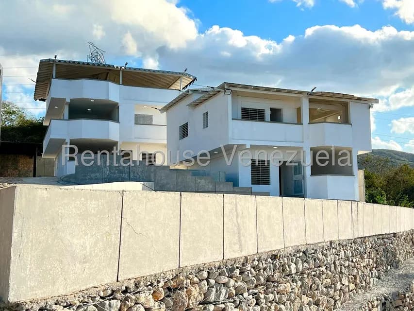 Casa (Multipes Niveles) en Venta en Agua Viva, Lara