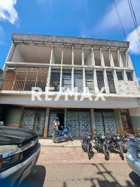 En venta Edificio en obra gris de 3 pisos en el Centro Carrera 4 entre calles 4 y 5