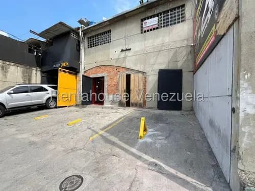 26-16376 Casa Comercial En Alquiler Estrategicamente Ubicada En Chacao Con Mas De 300 Metros Cuadrados Con Muchísimo Potencial, A Pie De Calle.