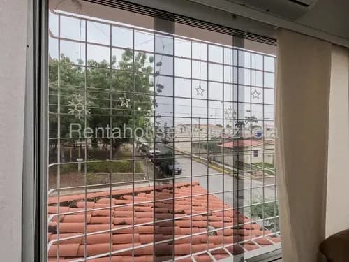 Venta Hermosa Casa Dúplex Con Ubicación Privilegiada Caminos De La Mendera Cabudare,lara Asesora Mehilyn Perez