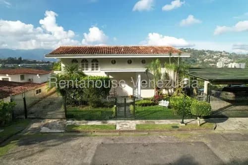 Tg Elegante Casa En Venta En La Boyera, Excelente Distribución, Amplio Jardín 26-19455