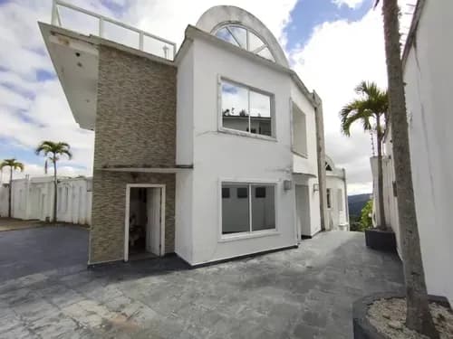 Venta De Casa Arquitectura Moderna, El Cují, La Mariposa, San Antonio De Los Altos.
