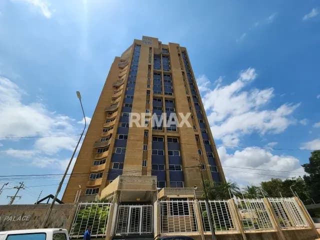 vende Apartamento en Edificio Sofía Palace, Av. 5 de julio
