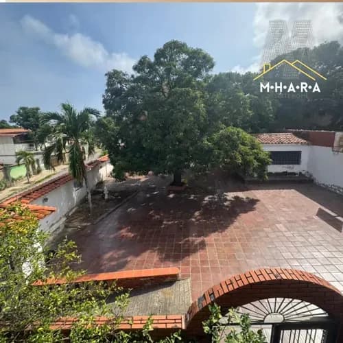 Casa En Venta En La Guaira Palmar Oeste Con Plaza Central Y Salon De Fiesta