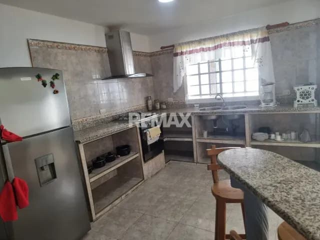 EN ALQUILER BELLA Y AMOBLADO THOWN HOUSE UBICADO EN LA URBANIZACIÓN MARIA GABRIELA