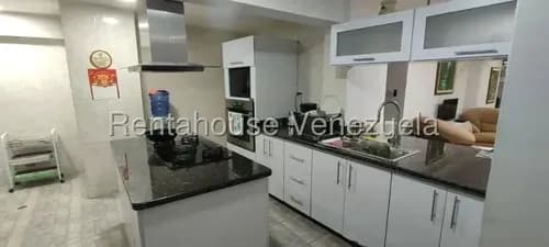 Abella269415apartamento Exclusivo Con Terraza Y Patio En Colinas De La California (calle Cerrada)3 Habitaciones, Todas Con Baño Privado. Maletero