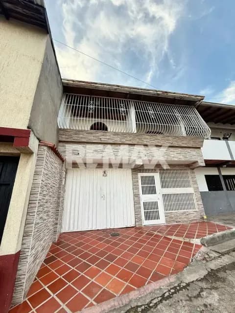 SE VENDE CASA EN EL MIRADOR