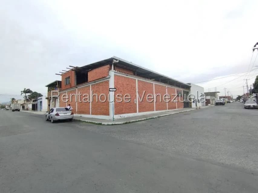 Comercial (Galpon - Deposito) en Venta en Centro, Lara