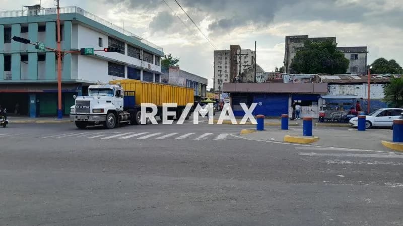 2 Locales Comerciales en Venta – Calle Michelena | – Operativos como Servicio Automotriz