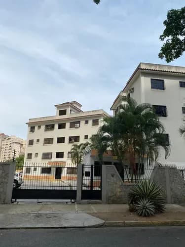Alquiler Apartamento En Valles De Camoruco Valencia Yr-ind