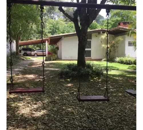 Se Vende Casa C:350m2, T:2.500m2 4h/4b/4p Alto Hatillo