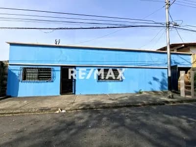 En Venta Casa con Amplio Terreno, ubicada en Guanare, Sector La Arenosa, Calle 11 entre Carreras 9 y 10, Guanare, Portuguesa, Venezuela