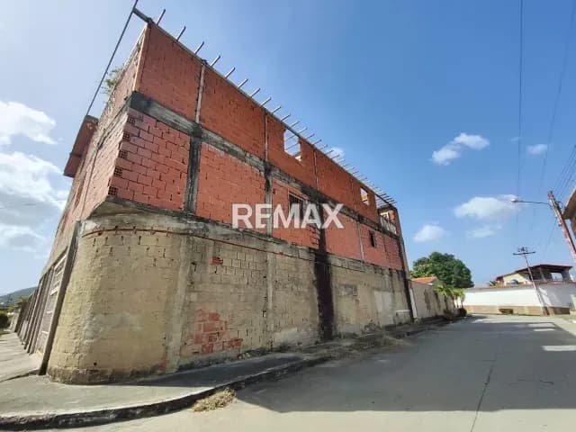 CASA EN VENTA URBANIZACION COLINAS DE SANTA BARBARA