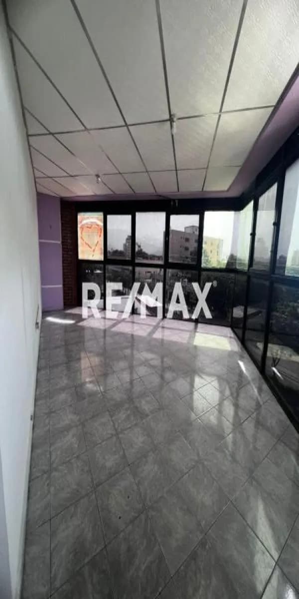 Excelente Oportunida de Alquiler de Oficina en el Centro Empresarial Uniaragua.