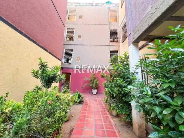 Venta de apartamento en urbanización San Felipe