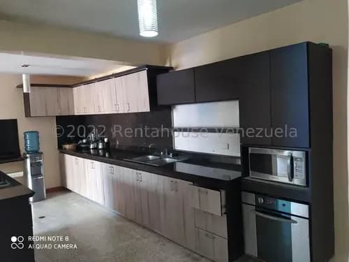 Estupenda Casa 2 Niv. Bellas Areas Sociales Con Piscina Y Mas En Venta Ciudad Roca Barquisimeto Lara/ José López/ # Cod. 23-7862/ 4 D/ 4 B/ 190 M2