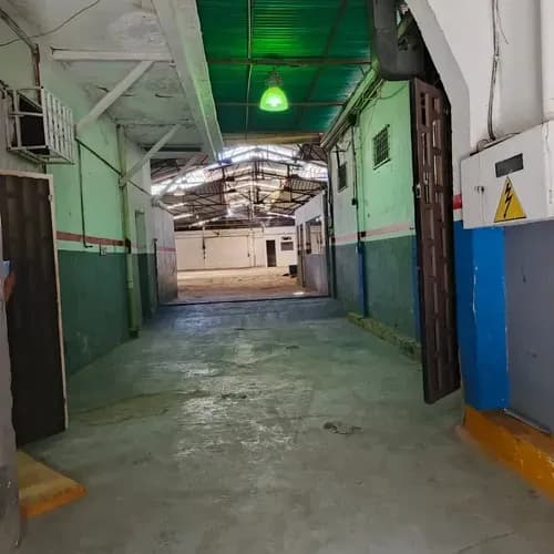 Venta De Galpón Comercial Y 2 Locales En Colegio De Ingenieros Caracas