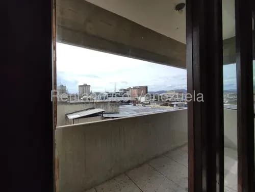 Alquiler Exclusivo Apartamento Con Terrazas En Plena Carrera 19 Centro Barquisimeto,lara Mp