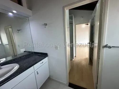 Casa En Venta En Lomas De La Lagunita, #26-17545, Josmary Sanjuan