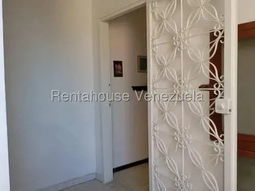 Apartamento En Los Chaguaramos Cd 26-21482 Lla
