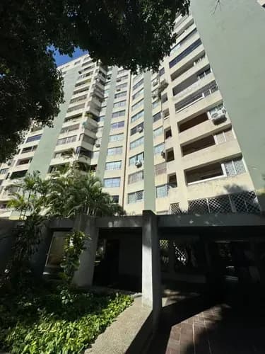 Apartamento En Venta Residencias Parque Kerdell Valencia, Estado Carabobo El Inmueble Consta De 131 Metros Cuadrados 4 Habitaciones 3 Baños 1 Estacionamiento. An