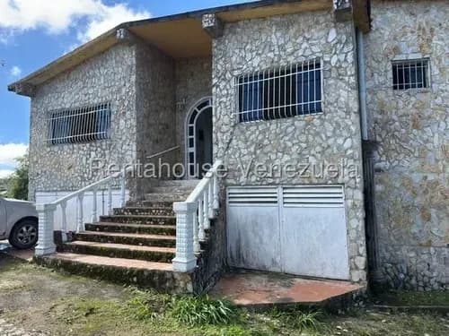 Casa Remodelada En Venta En El Limón 26-10998