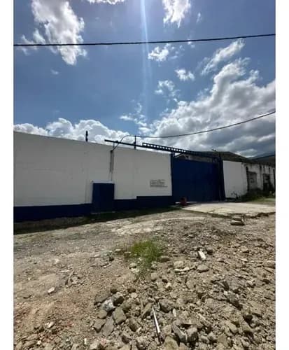 Se Vende Galpón 1300m2. Guatire. Lomas Linda