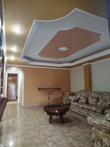 Casa Quinta En San Diego Frente A Centro Comercial Fin De Siglo En Alquiler 2 Niveles Totalmente Amoblada 4 - Habitaciones 4 - Baños L Amplia Cocina Empotrada Conjunto Privado Sala De T.v. Estud