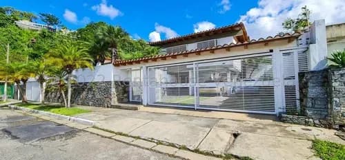 Venta De Hermosa Y Espectacular Casa En Caurimare Jg