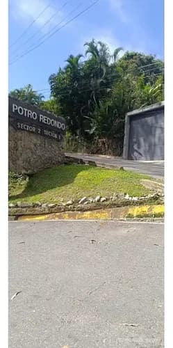 Espacioso Town House En Potro Redondo Listo Para Adaptar A Tu Gusto