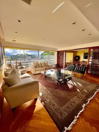 Apartamento En Venta En La Castellana De 600 Mt