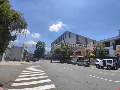 Local En Santa Monica Podria Funcionar Como Oficina, Deposito O Showroon Hg 26-17793