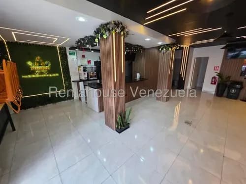 Vs / ¡excelente Oportunidad De Negocio! Se Vende Fondo De Comercio De Parrilla De Lujo, Con Remodelación Integral Reciente Y Mobiliario A Estrenar. En Venta - Sabana Grande / Mls #26-15367