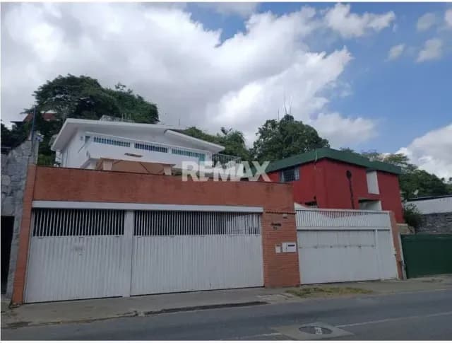 Hermosa casa en Venta en la Urbanización Prados Del Este