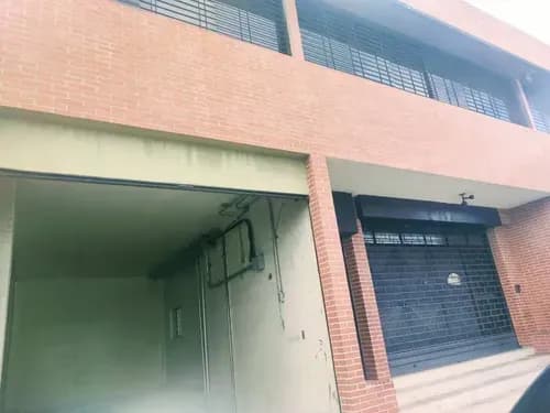 Local Para Deposito Con Salida A Pie De Calle En Chacao