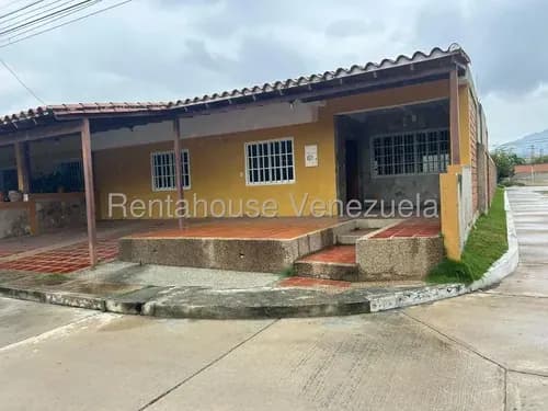 Yesenia Meneses Rah Ofrece En Alquiler Amplia Y Cómoda Casa Ubicado En San Joaquin Tierra Del Sol