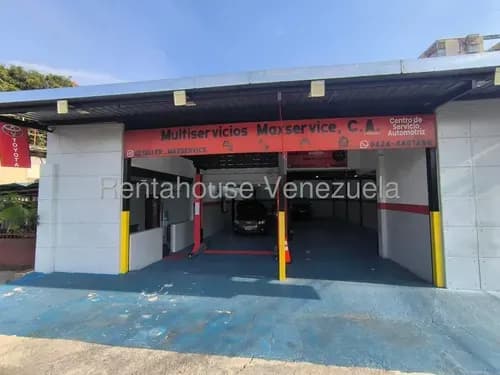 Oportunidad De Adquirir Local En Excelente Ubicación De Esquina A 1 Cuadra De La Av Bolívar Norte, 204 Mts2, Incluye El Fondo De Comercio Automotriz. Totalmente Equipado Y Listo Para Operar 26-17567