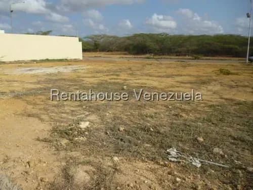 Amplio Terreno En Venta En Judibana # 26-15246