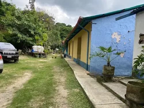 Majestuosa Casa Con Terreno En Venta En Altos De Monterrey Muy Cerca De La Trinidad Mls 24-10429 Ab